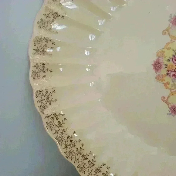 Sebring-Fluted Large Oval Platter - Picture 3 of 6